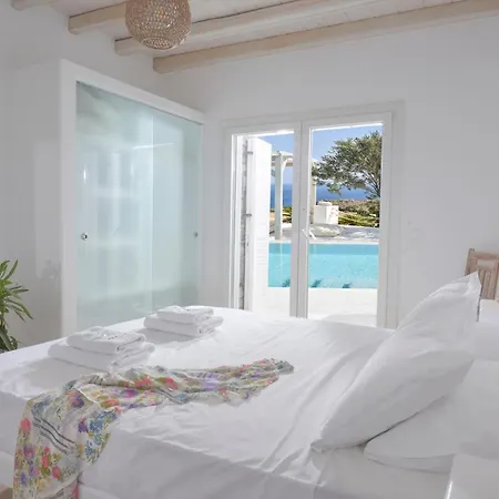Lia Mykonos Kalafatis
