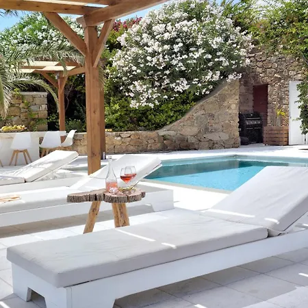 Lia Mykonos Kalafatis