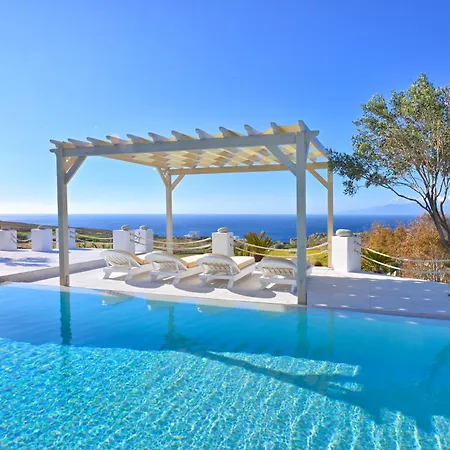 Lia Mykonos *