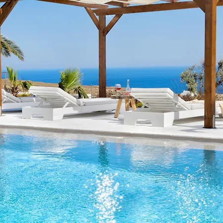 Lia Mykonos *